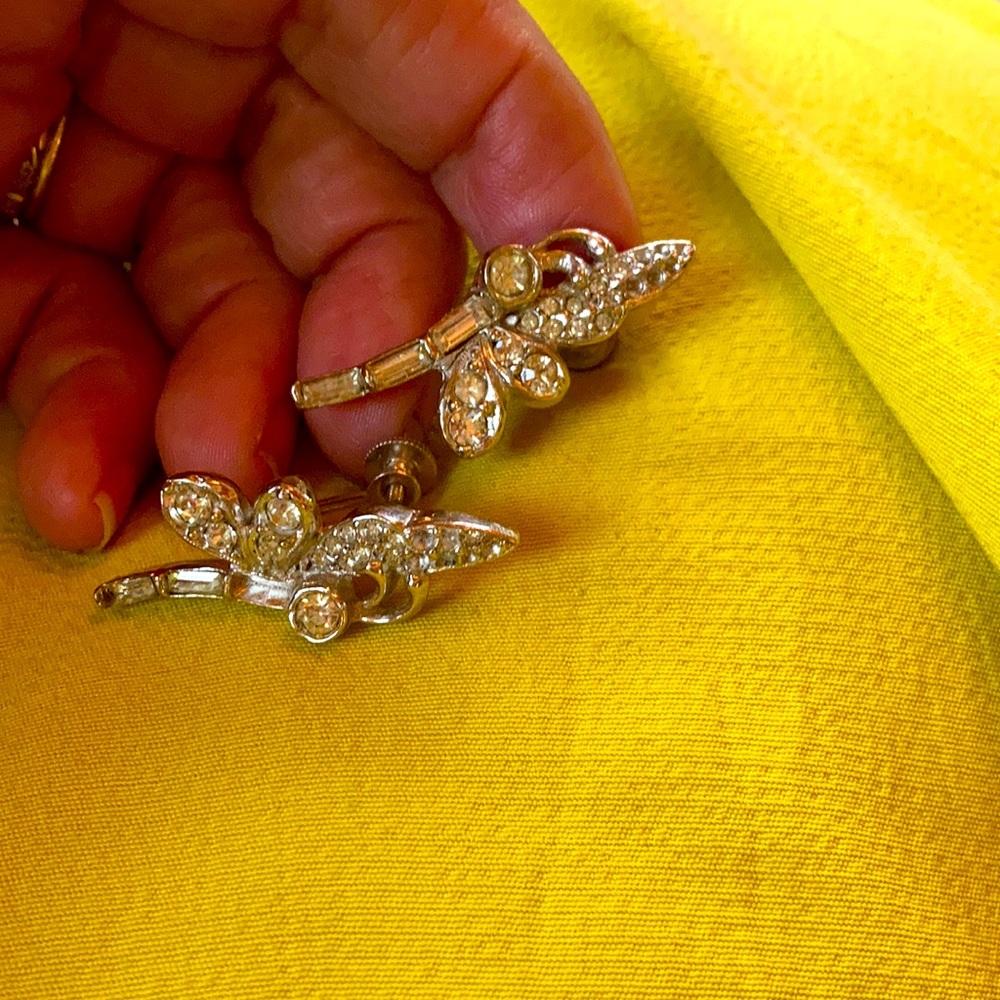 Collectible rare signed LEDO dragonfly screw back earrings.